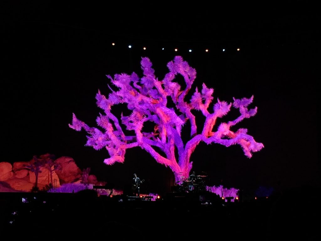 u2: cantar, amar, humanizar