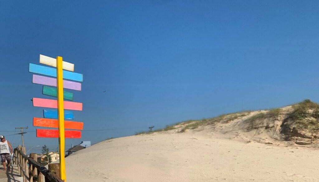 sol, sombra, maresia e doramas . dias de praia