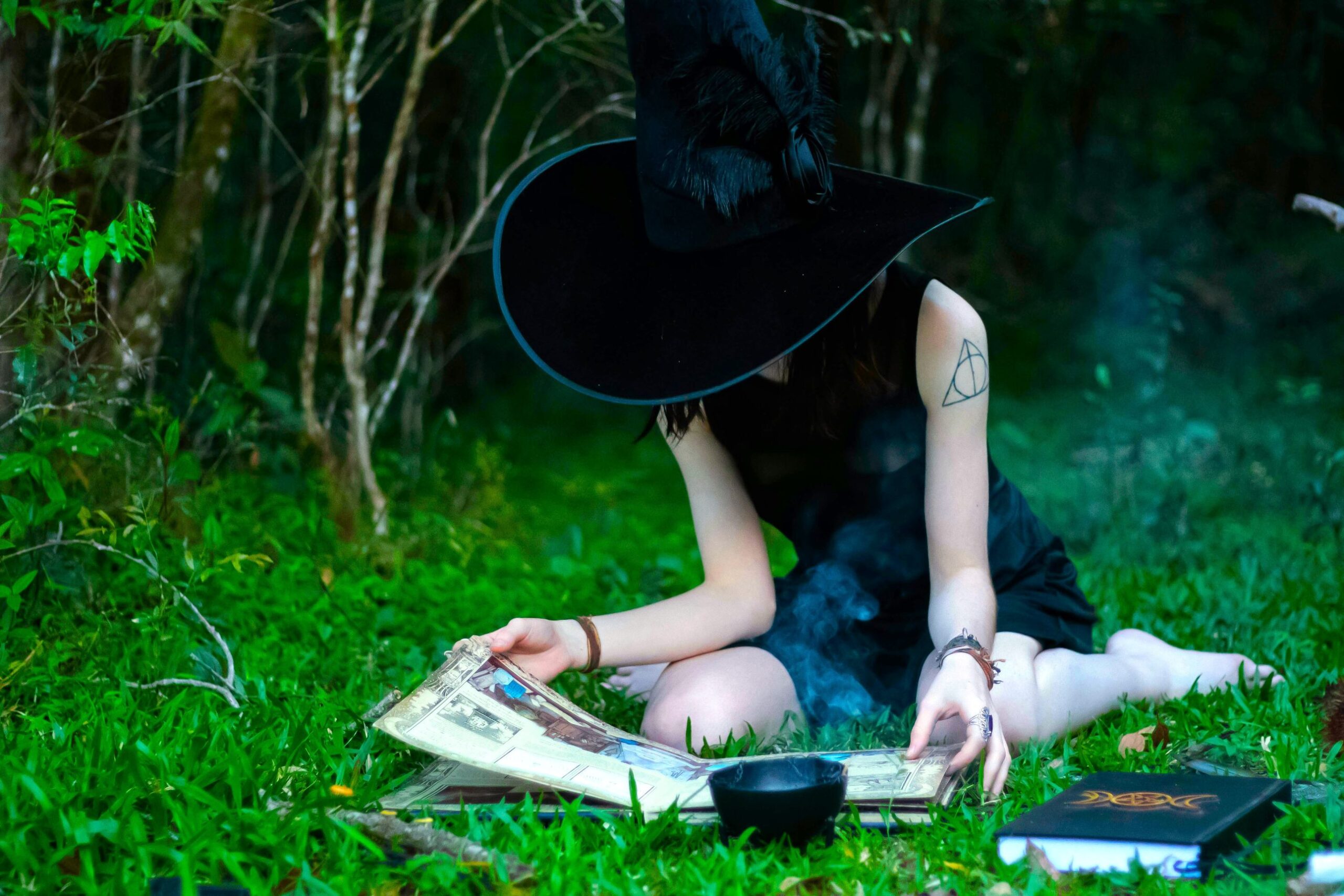 palavras, magia, bruxas e mér