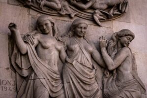 astrologia mulheril | imagem Nikola Tasic/Unsplash