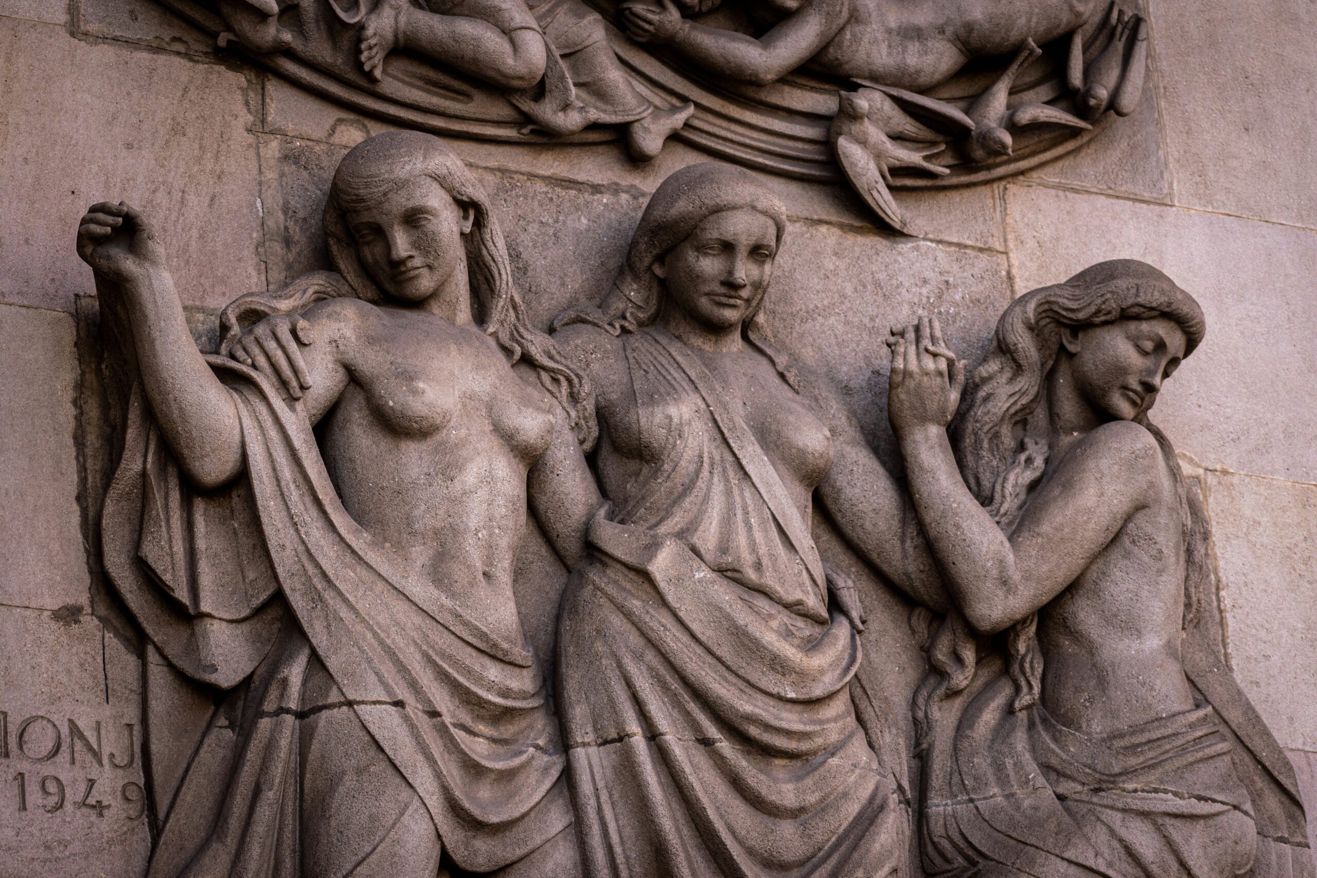 astrologia mulheril | imagem Nikola Tasic/Unsplash